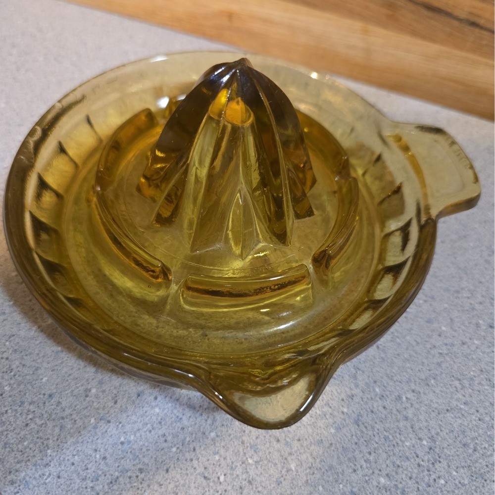 Vintage Amber Glass Citrus Juicer Reamer Hand Squeezer MCM ~ Retro